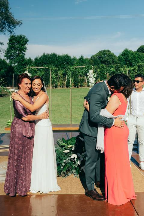 casamento ao ar livre de dia cerimonia externa  no santorini garden em garibaldi daniela radavelli fotografia fotógrafa de casamentos'