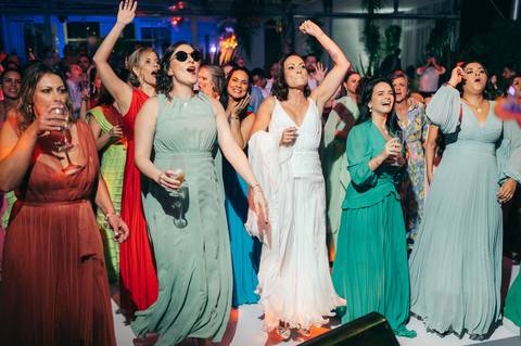 casamento ao ar livre de dia cerimonia externa  no santorini garden em garibaldi daniela radavelli fotografia fotógrafa de casamentos'