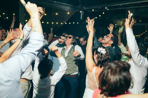 casamento ao ar livre de dia cerimonia externa  no santorini garden em garibaldi daniela radavelli fotografia fotógrafa de casamentos'