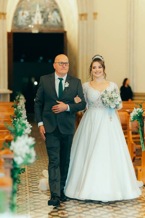 cerimonia na igreja a noite casamentos em garibaldi daniela radavelli fotografias de casamentos '