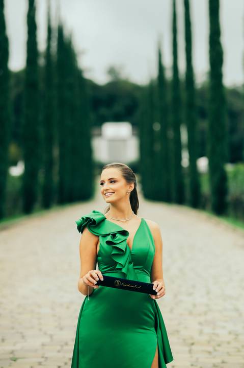 festa de formatura formanda em engenharia civil vestido de formatura verde make de formatura daniela radavelli fotógrafa serra gaúcha'