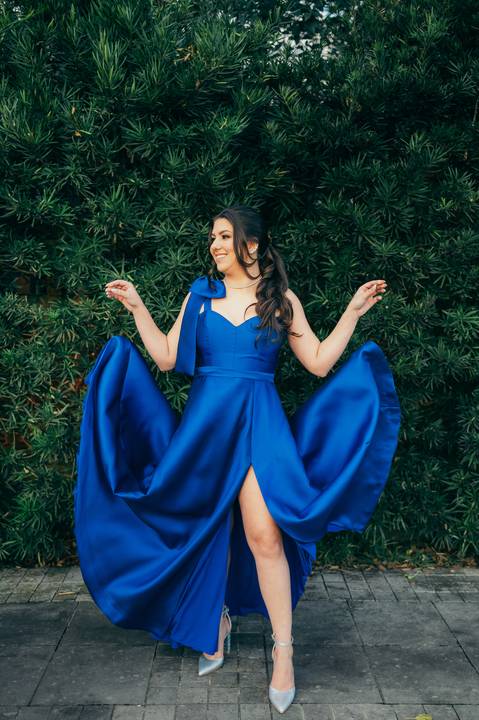 formanda em engenharia civil festa de formatura em garibaldi vestido de formatura azul decoração formatura daniela radavelli fotografia'