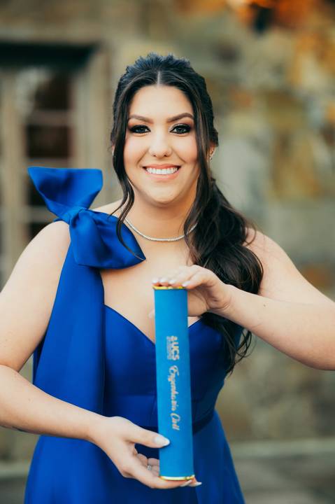 formanda em engenharia civil festa de formatura em garibaldi vestido de formatura azul decoração formatura daniela radavelli fotografia'