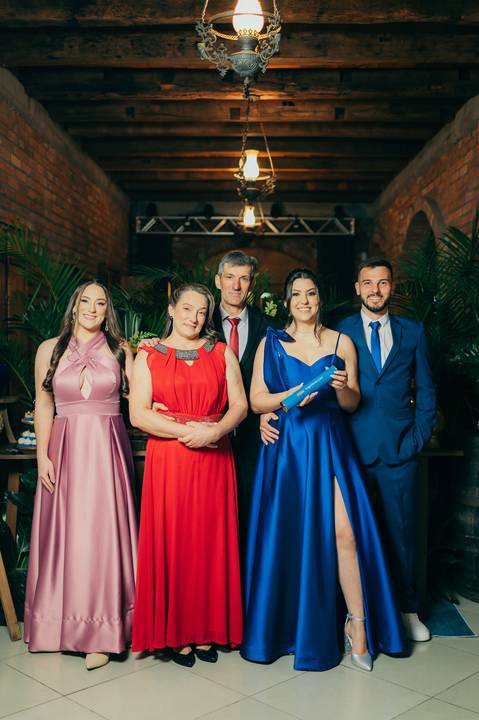 formanda em engenharia civil festa de formatura em garibaldi vestido de formatura azul decoração formatura daniela radavelli fotografia'