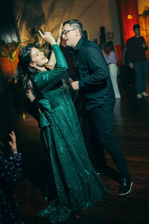 Festa de formatura formanda em medicina festa de formatura em garibaldi vestido de formatura verde daniela radavelli fotografia'