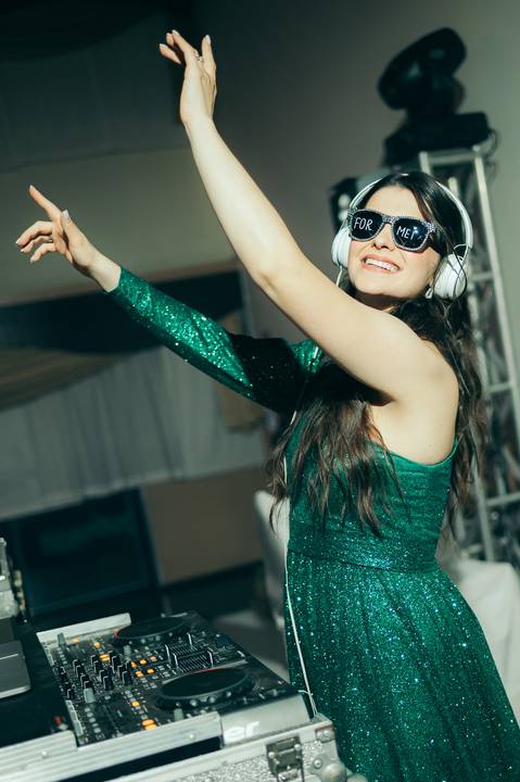 Festa de formatura formanda em medicina festa de formatura em garibaldi vestido de formatura verde daniela radavelli fotografia'