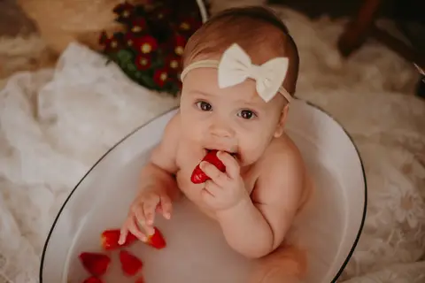 ensaio bebe menina 6 meses no estudio, estilo boho, ensaio melancia

fotos em familia no estudio

ensaio bebe na agua

agua com morango, bebe na bacia

agua banquinha'