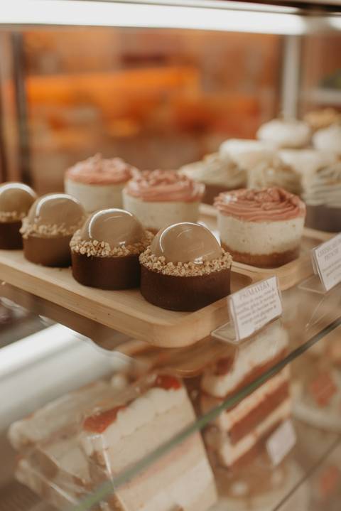 ensaio de marca; ensaio branding

brand session; ensaio de marca pessoa; fotografa em campo grande; fotos profissionais; fotos profissionais em campo grande; ensaio confeiteira; ensaio de marca confeiteira; confeitaria; new brand; branding'