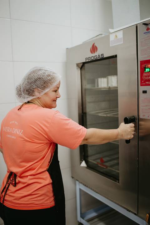 ensaio de marca; ensaio branding

brand session; ensaio de marca pessoa; fotografa em campo grande; fotos profissionais; fotos profissionais em campo grande; ensaio confeiteira; ensaio de marca confeiteira; confeitaria; new brand; branding'