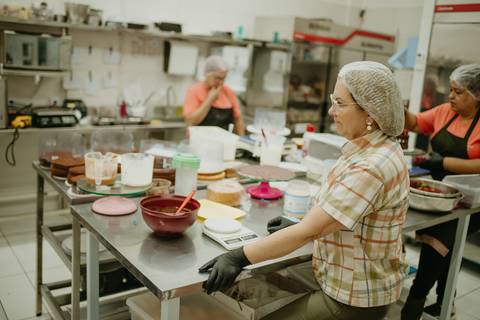 ensaio de marca; ensaio branding

brand session; ensaio de marca pessoa; fotografa em campo grande; fotos profissionais; fotos profissionais em campo grande; ensaio confeiteira; ensaio de marca confeiteira; confeitaria; new brand; branding'