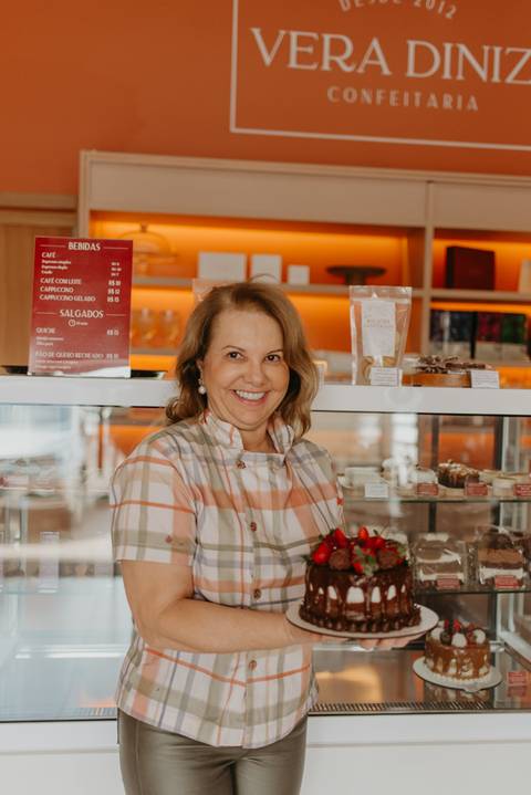 ensaio de marca; ensaio branding

brand session; ensaio de marca pessoa; fotografa em campo grande; fotos profissionais; fotos profissionais em campo grande; ensaio confeiteira; ensaio de marca confeiteira; confeitaria; new brand; branding'