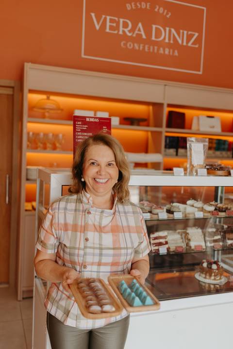 ensaio de marca; ensaio branding

brand session; ensaio de marca pessoa; fotografa em campo grande; fotos profissionais; fotos profissionais em campo grande; ensaio confeiteira; ensaio de marca confeiteira; confeitaria; new brand; branding'