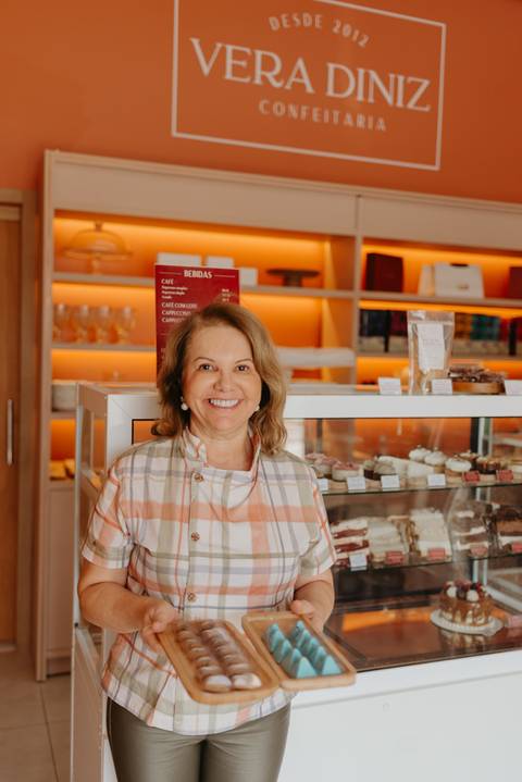 ensaio de marca; ensaio branding

brand session; ensaio de marca pessoa; fotografa em campo grande; fotos profissionais; fotos profissionais em campo grande; ensaio confeiteira; ensaio de marca confeiteira; confeitaria; new brand; branding'