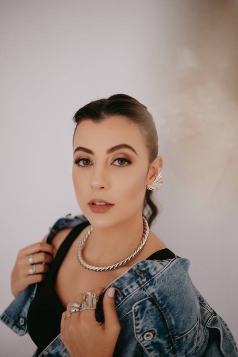 ensaio de marca; ensaio branding



brand session; ensaio de marca pessoa; fotografa em campo grande; ensaio empreendedora; ensaio de marca ; fotos profissionais; fotos profissionais em campo grande; ensaio de joias; semi joias; '