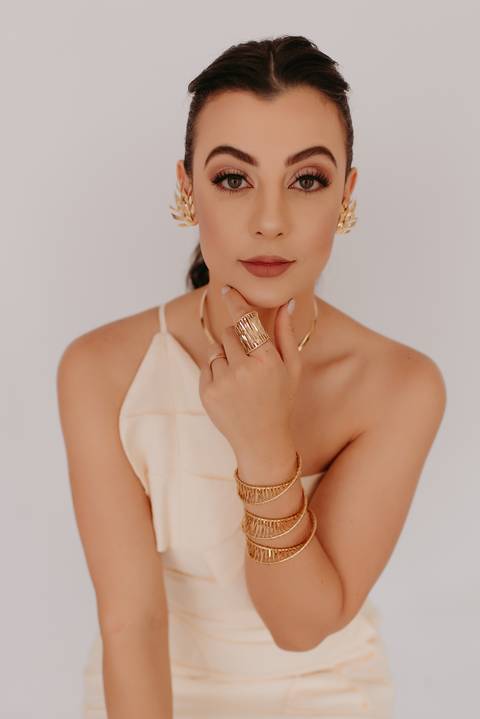 ensaio de marca; ensaio branding



brand session; ensaio de marca pessoa; fotografa em campo grande; ensaio empreendedora; ensaio de marca ; fotos profissionais; fotos profissionais em campo grande; ensaio de joias; semi joias; '