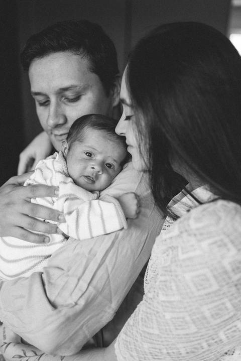 sessao newborn; newborn; campo grande; fotos fran duailibi; mae de menina; mae de menino; pai de menina; pai de menino newborn; ensaio newborn; fotos de recem nascido campo grande; fotografo em campo grande; fotos de bebe; bebe com mamae; bebe com familia'