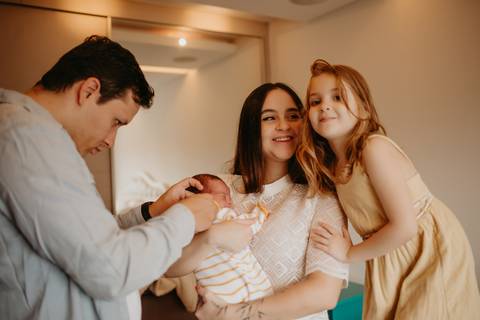 sessao newborn; newborn; campo grande; fotos fran duailibi; mae de menina; mae de menino; pai de menina; pai de menino newborn; ensaio newborn; fotos de recem nascido campo grande; fotografo em campo grande; fotos de bebe; bebe com mamae; bebe com familia'