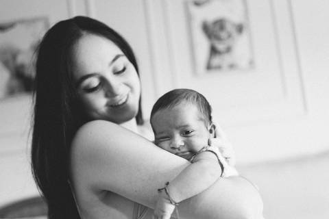 sessao newborn; newborn; campo grande; fotos fran duailibi; mae de menina; mae de menino; pai de menina; pai de menino newborn; ensaio newborn; fotos de recem nascido campo grande; fotografo em campo grande; fotos de bebe; bebe com mamae; bebe com familia'