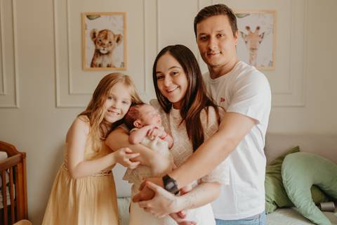 sessao newborn; newborn; campo grande; fotos fran duailibi; mae de menina; mae de menino; pai de menina; pai de menino newborn; ensaio newborn; fotos de recem nascido campo grande; fotografo em campo grande; fotos de bebe; bebe com mamae; bebe com familia'