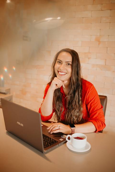 ensaio de marca; ensaio branding, brand session; ensaio de marca pessoa; fotografa em campo grande; ensaio empreendedora; ensaio de marca ; fotos profissionais; fotos profissionais em campo grande; fotos secretaria, ensaio profissional, fotos advogada, '