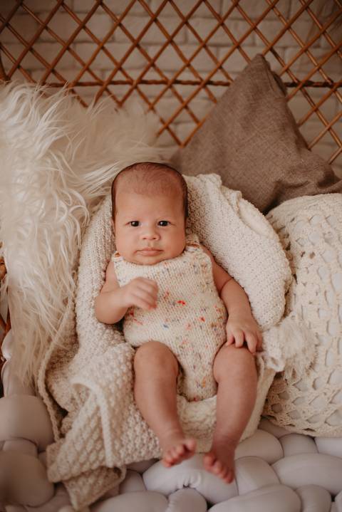 ensaio bebe 1 mes no estudio, acompanhamento de bebe, fotografo em campo grande'