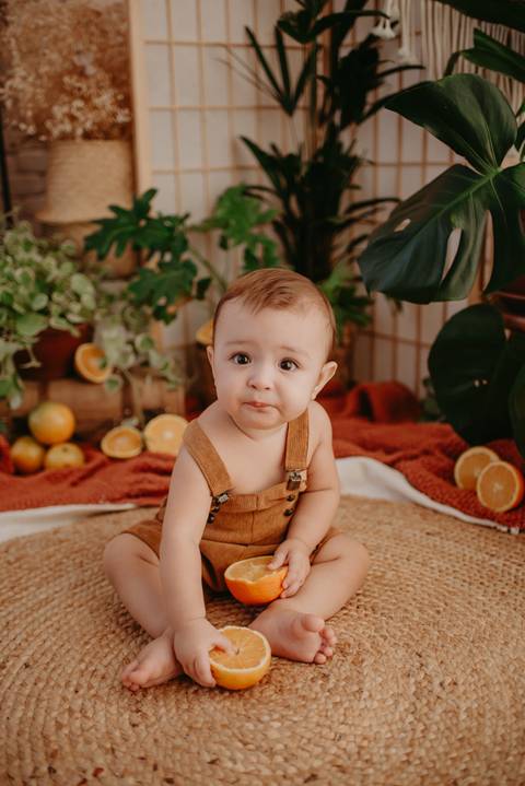 ensaio bebe menino 6 meses no estudio, estilo boho, ensaio laranja,
fotos em familia no estudio, ensaio bebe na agua, agua com frutinhas, bebe na bacia, agua banquinha'
