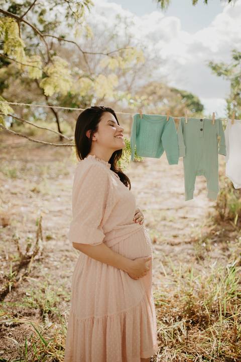 ensaio de gestante; fotos de gravida ; estudio de fotos em campo grande; fotos fran duailibi; fotografa campo grande; fotografo de gestante; ensaio gravida; ensaio criativo gestante; fotos de gravida, foto de gestante lago, ensaio gestante camponesa'