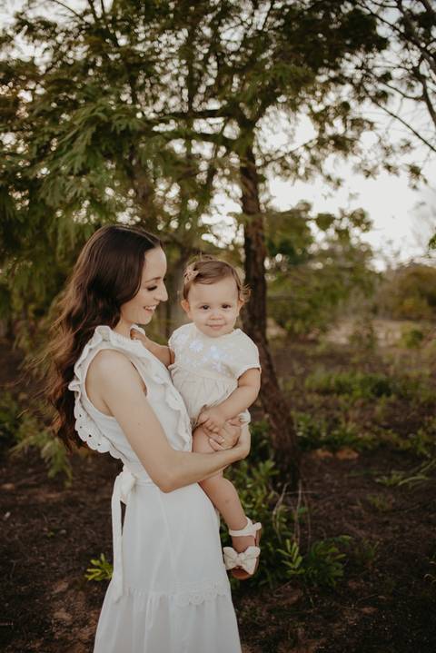 fotografo de bebes em campo grade, smash the cake, boho, smash the cake minimalista, ensaio externo, lago, ensai boho, smash com bolo branco, ensaio familia, ensaio pinterest, bebe camponesa, ensaio com margaridas, bebe com cestinha'