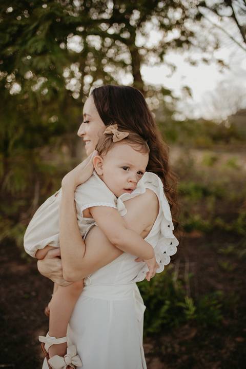 fotografo de bebes em campo grade, smash the cake, boho, smash the cake minimalista, ensaio externo, lago, ensai boho, smash com bolo branco, ensaio familia, ensaio pinterest, bebe camponesa, ensaio com margaridas, bebe com cestinha'