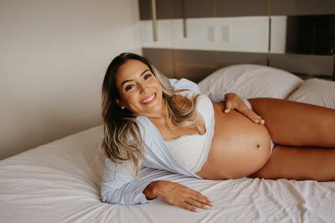 ensaio de gestante; fotos de gravida ; estudio de fotos em campo grande; fotos fran duailibi; fotografa campo grande; fotografo de gestante; ensaio gravida; ensaio criativo gestante; fotos de gravida, foto de gestante lago, ensaio gestante em casa, lifest'