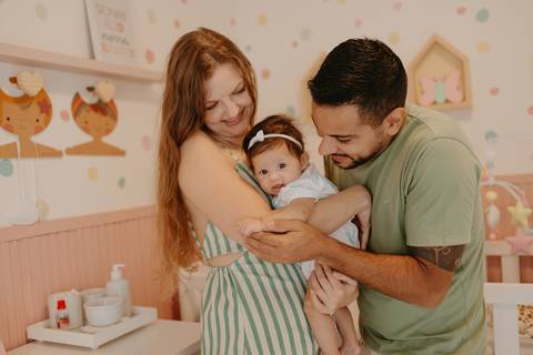 ensaio bebe; ensaio lifestyle, ensaio bebe em casa; quantinho de bebe; mae de menina; fotografa em campo grande; franciele duailibi fotografia; ensaio de criança'
