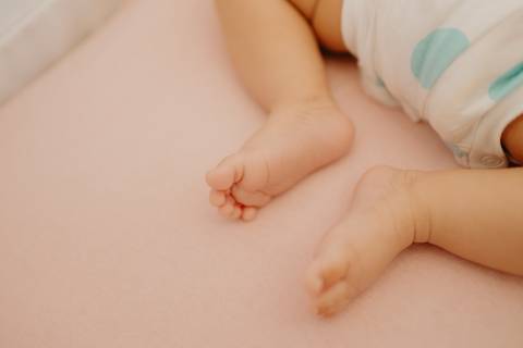 ensaio bebe; ensaio lifestyle, ensaio bebe em casa; quantinho de bebe; mae de menina; fotografa em campo grande; franciele duailibi fotografia; ensaio de criança'