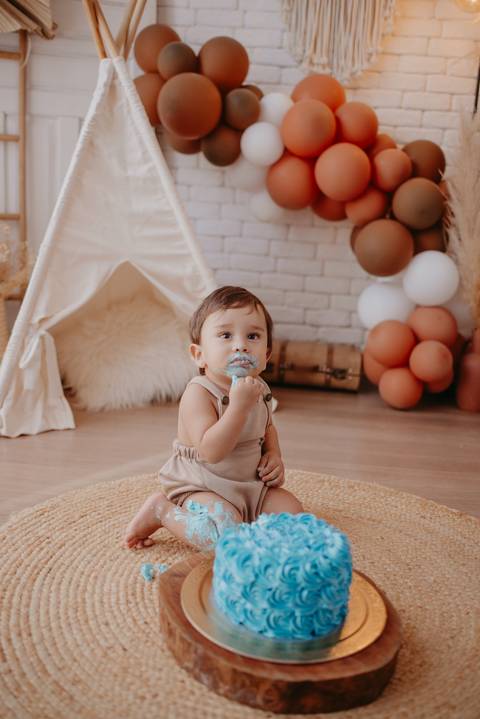 franciele duailibi fotografia; fotografia de família ; fotos de família ; ensaio de bebe ; ensaio smash the cake; ensaio smash the cake em campo grande; ensaio de bebe; fotografa em campo grande; ensaio 1 ano estudio; campo grande; fotografo de criança'