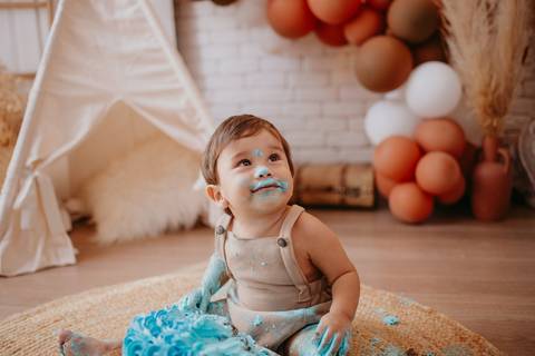 franciele duailibi fotografia; fotografia de família ; fotos de família ; ensaio de bebe ; ensaio smash the cake; ensaio smash the cake em campo grande; ensaio de bebe; fotografa em campo grande; ensaio 1 ano estudio; campo grande; fotografo de criança'