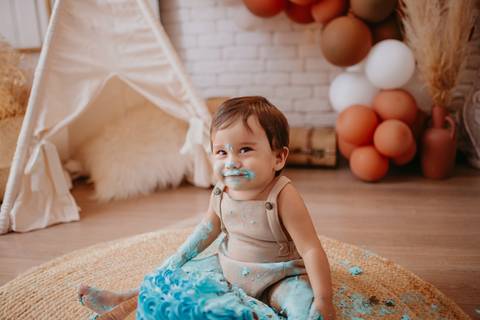 franciele duailibi fotografia; fotografia de família ; fotos de família ; ensaio de bebe ; ensaio smash the cake; ensaio smash the cake em campo grande; ensaio de bebe; fotografa em campo grande; ensaio 1 ano estudio; campo grande; fotografo de criança'