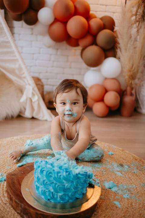 franciele duailibi fotografia; fotografia de família ; fotos de família ; ensaio de bebe ; ensaio smash the cake; ensaio smash the cake em campo grande; ensaio de bebe; fotografa em campo grande; ensaio 1 ano estudio; campo grande; fotografo de criança'