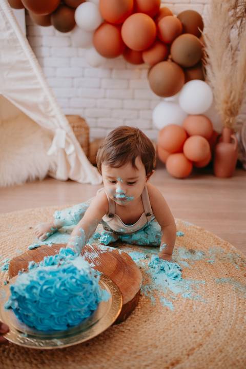 franciele duailibi fotografia; fotografia de família ; fotos de família ; ensaio de bebe ; ensaio smash the cake; ensaio smash the cake em campo grande; ensaio de bebe; fotografa em campo grande; ensaio 1 ano estudio; campo grande; fotografo de criança'