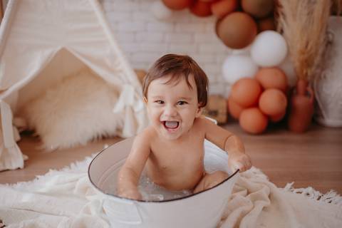 franciele duailibi fotografia; fotografia de família ; fotos de família ; ensaio de bebe ; ensaio smash the cake; ensaio smash the cake em campo grande; ensaio de bebe; fotografa em campo grande; ensaio 1 ano estudio; campo grande; fotografo de criança'