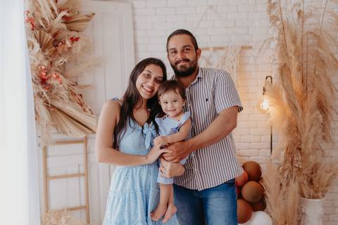 franciele duailibi fotografia; fotografia de família ; fotos de família ; ensaio de bebe ; ensaio smash the cake; ensaio smash the cake em campo grande; ensaio de bebe; fotografa em campo grande; ensaio 1 ano estudio; campo grande; fotografo de criança'