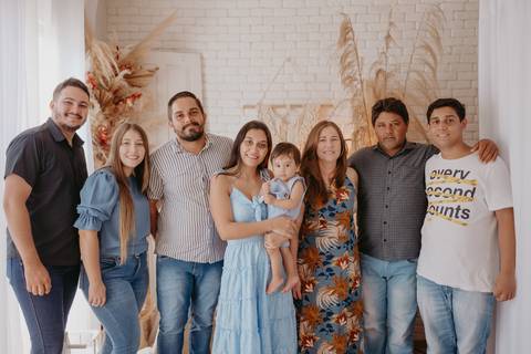 franciele duailibi fotografia; fotografia de família ; fotos de família ; ensaio de bebe ; ensaio smash the cake; ensaio smash the cake em campo grande; ensaio de bebe; fotografa em campo grande; ensaio 1 ano estudio; campo grande; fotografo de criança'