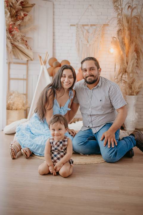 franciele duailibi fotografia; fotografia de família ; fotos de família ; ensaio de bebe ; ensaio smash the cake; ensaio smash the cake em campo grande; ensaio de bebe; fotografa em campo grande; ensaio 1 ano estudio; campo grande; fotografo de criança'