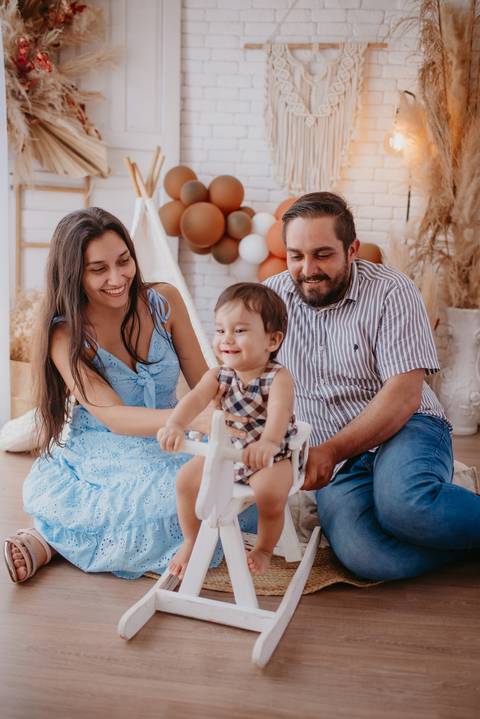franciele duailibi fotografia; fotografia de família ; fotos de família ; ensaio de bebe ; ensaio smash the cake; ensaio smash the cake em campo grande; ensaio de bebe; fotografa em campo grande; ensaio 1 ano estudio; campo grande; fotografo de criança'