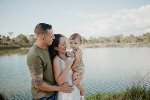 franciele duailibi fotografia; fotografia de família ; fotos de família ; ensaio de bebe ; ensaio smash the cake; ensaio smash the cake em campo grande; ensaio de bebe; fotografa em campo grande; ensaio 1 ano externo; campo grande; fotografo de criança'