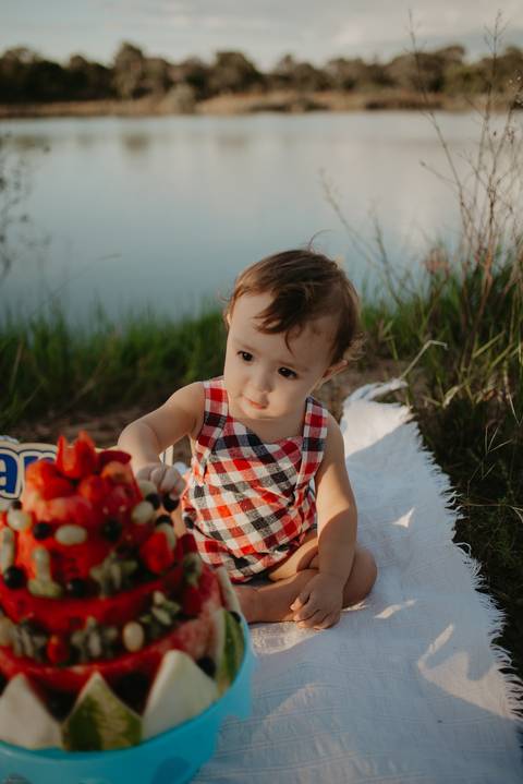 franciele duailibi fotografia; fotografia de família ; fotos de família ; ensaio de bebe ; ensaio smash the cake; ensaio smash the cake em campo grande; ensaio de bebe; fotografa em campo grande; ensaio 1 ano externo; campo grande; fotografo de criança'