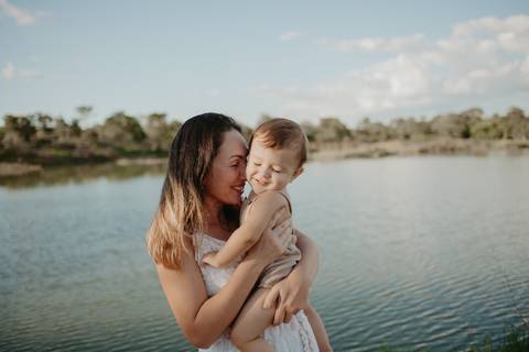 franciele duailibi fotografia; fotografia de família ; fotos de família ; ensaio de bebe ; ensaio smash the cake; ensaio smash the cake em campo grande; ensaio de bebe; fotografa em campo grande; ensaio 1 ano externo; campo grande; fotografo de criança'