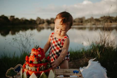 franciele duailibi fotografia; fotografia de família ; fotos de família ; ensaio de bebe ; ensaio smash the cake; ensaio smash the cake em campo grande; ensaio de bebe; fotografa em campo grande; ensaio 1 ano externo; campo grande; fotografo de criança'