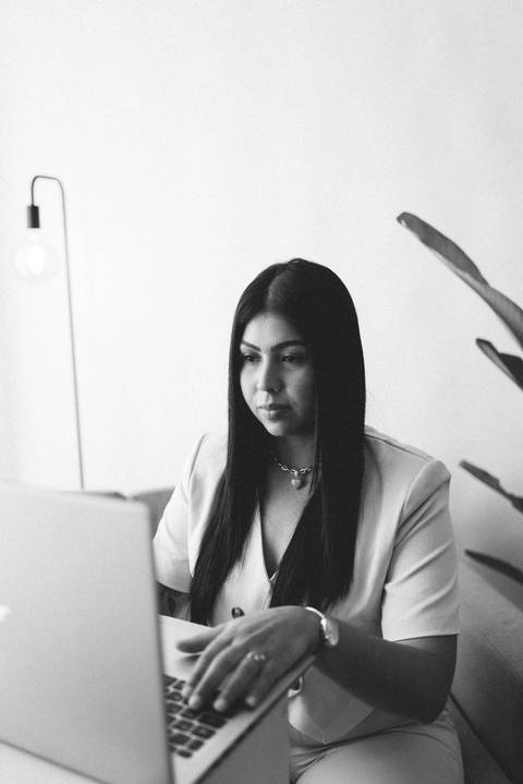 ensaio de marca; ensaio branding, brand session; ensaio de marca pessoa; fotografa em campo grande; ensaio empreendedora; ensaio de marca ; fotos profissionais; fotos profissionais em campo grande; fotos secretaria, ensaio profissional, fotos advogada, '