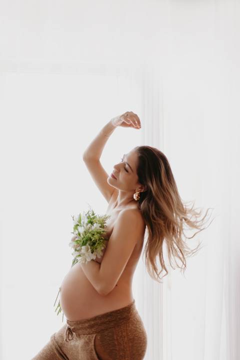 ensaio de gestante; fotos de gravida estudio ; estudio de fotos em campo grande; fotos fran duailibi; fotografa campo grande; fotografo de gestante; ensaio gravida; ensaio criativo gestante; fotos de gravida;'