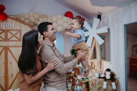 franciele duailibi fotografia; fotografia de festa infantil; festa infantil campo grande; campo grande; fotografia; decoração clean ; buffet infantil campo grande; fotografa de criança; fotos de aniversario; buffet infantil,'