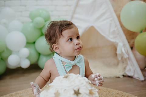 franciele duailibi fotografia; fotografia de família ; fotos de família ; ensaio de bebe ; ensaio smash the cake; ensaio smash the cake em campo grande; ensaio de bebe; fotografa em campo grande; ensaio 1 ano estudio; campo grande; fotografo de criança'